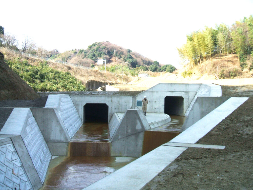 道路付帯施設工事